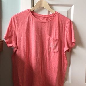 SUPER soft Vineyard Vines tee